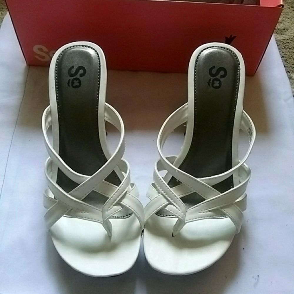 NIB SO Sandals, sz 7.5 white